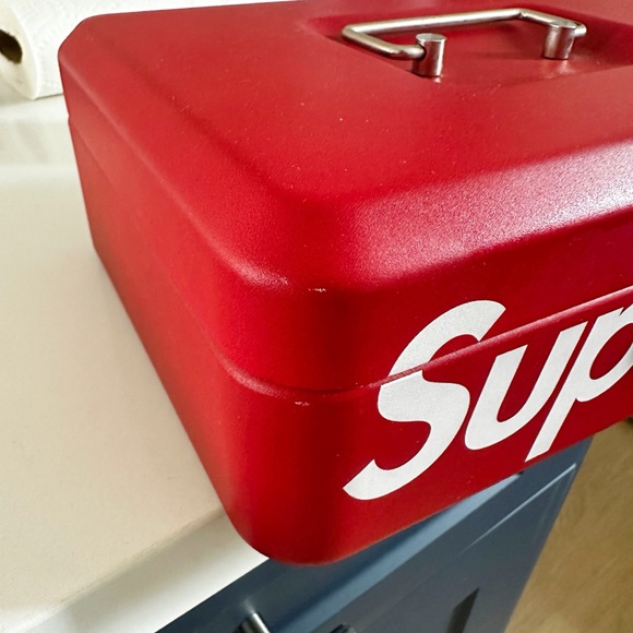 Rare Supreme Red White Box Logo Tool Box Lockbox with Lock & Keys - Picture 6 of 8
